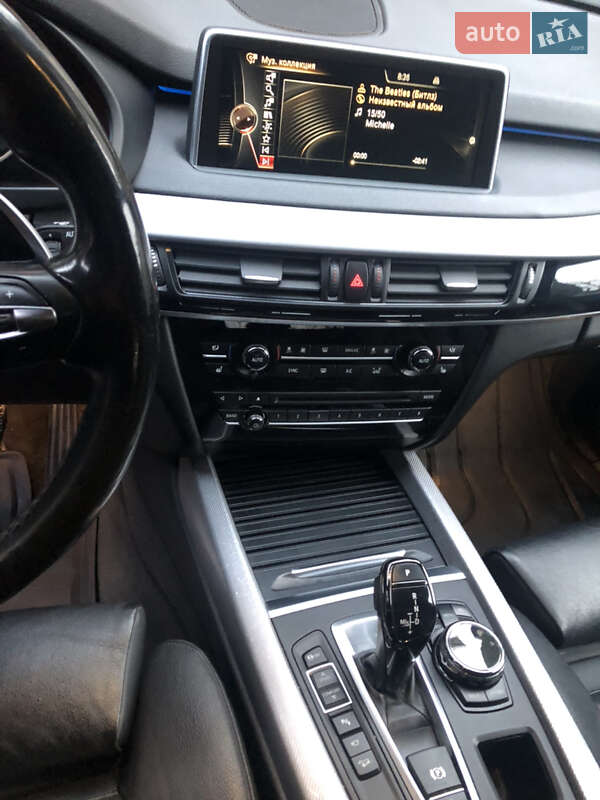 Внедорожник / Кроссовер BMW X5 2015 в Черновцах