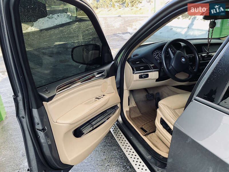 Внедорожник / Кроссовер BMW X5 2010 в Хмельницком
