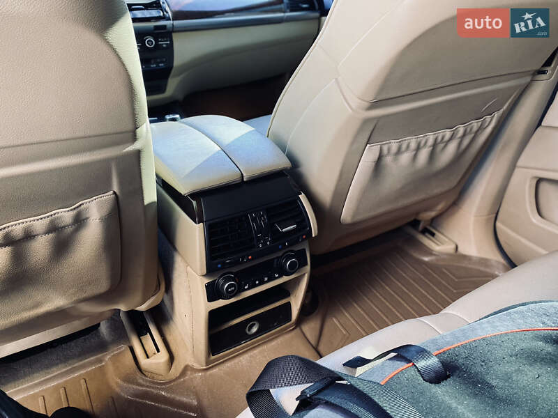 Внедорожник / Кроссовер BMW X5 2010 в Хмельницком