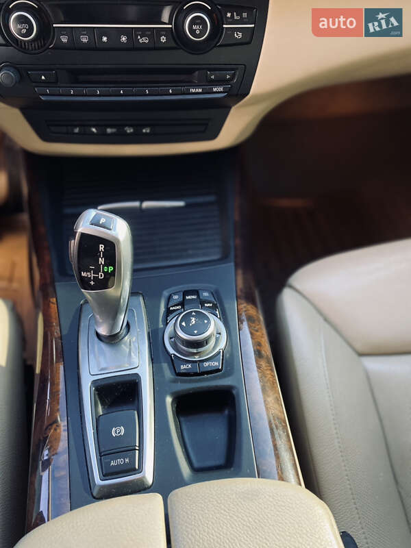 Внедорожник / Кроссовер BMW X5 2010 в Хмельницком