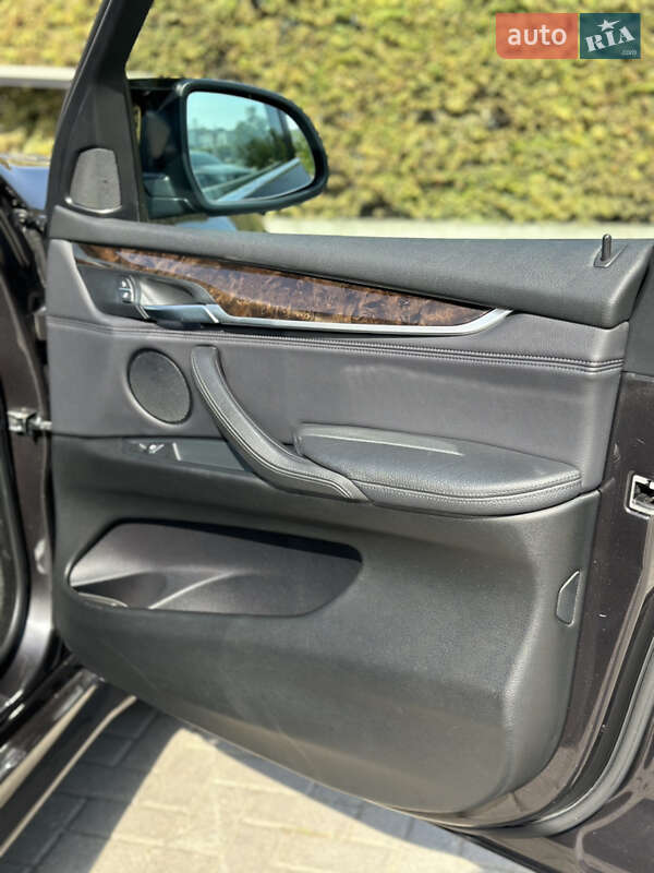 Позашляховик / Кросовер BMW X5 2014 в Чернівцях