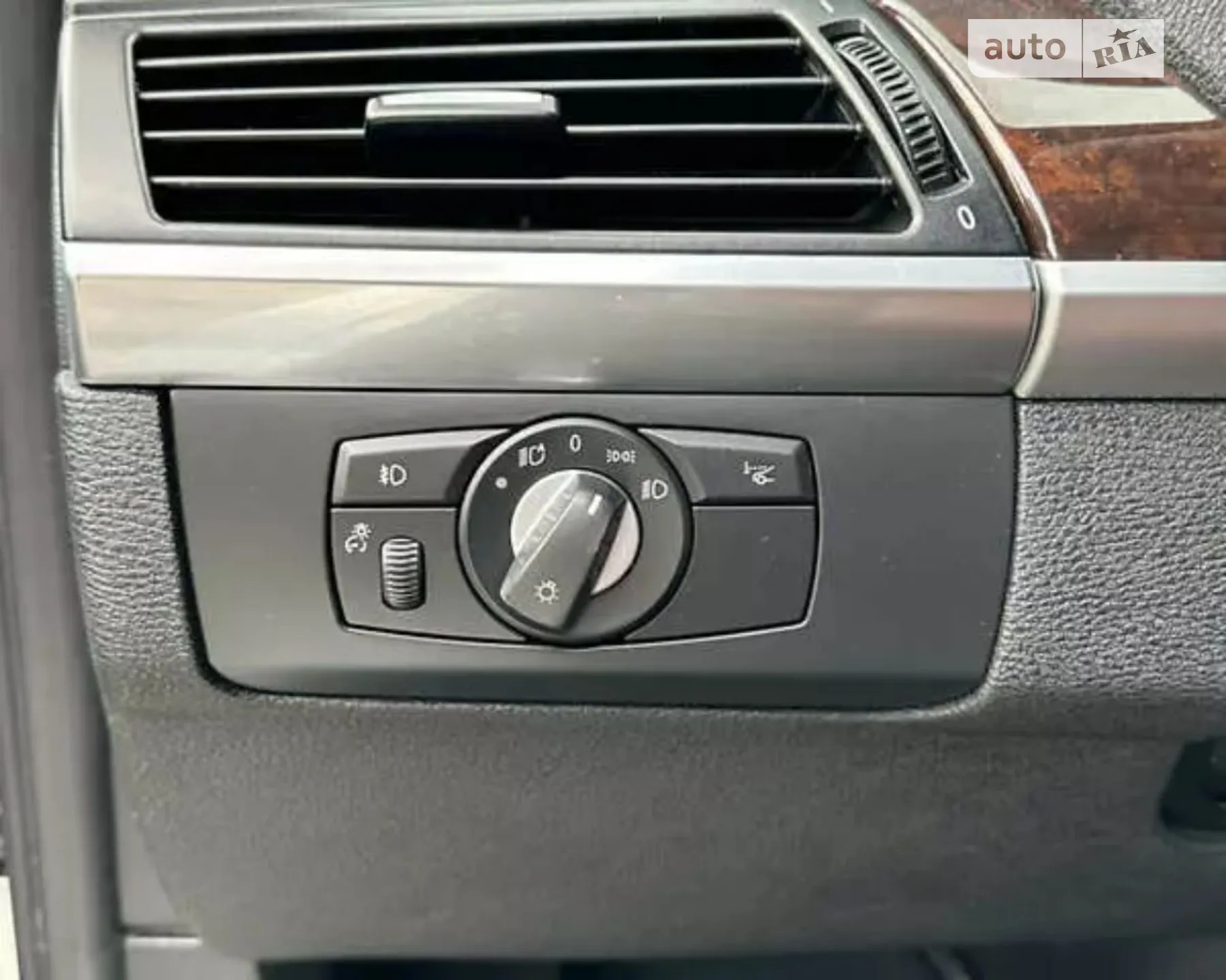 2010 BMW X5 - мініатюра 20