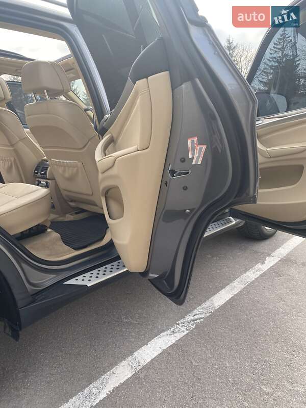 Позашляховик / Кросовер BMW X5 2012 в Рівному