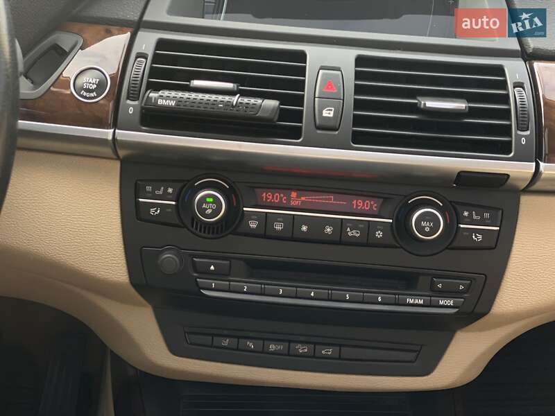 Позашляховик / Кросовер BMW X5 2012 в Рівному