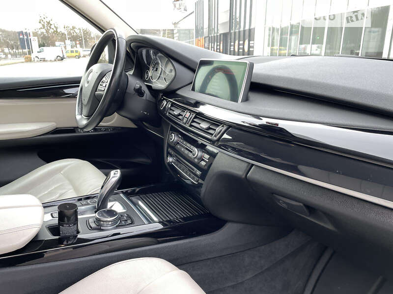 Позашляховик / Кросовер BMW X5 2014 в Луцьку