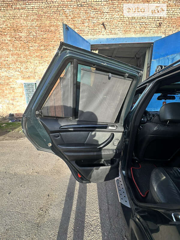 Внедорожник / Кроссовер BMW X5 2002 в Николаеве
