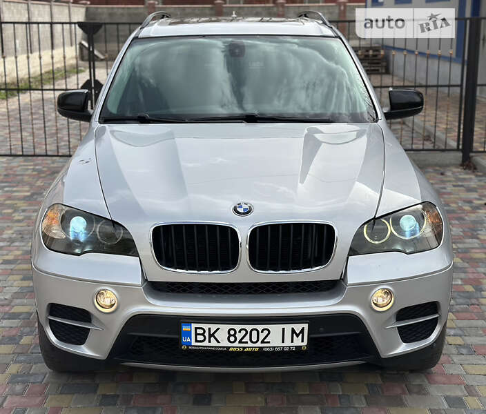 Внедорожник / Кроссовер BMW X5 2012 в Сарнах