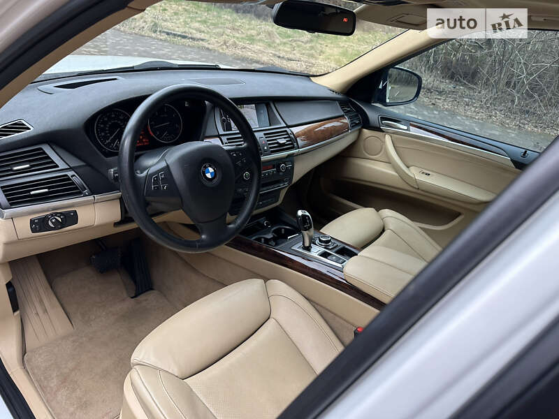 Позашляховик / Кросовер BMW X5 2012 в Рівному