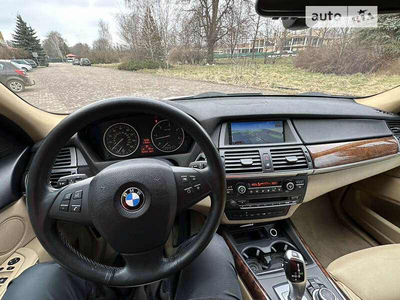 Позашляховик / Кросовер BMW X5 2012 в Рівному