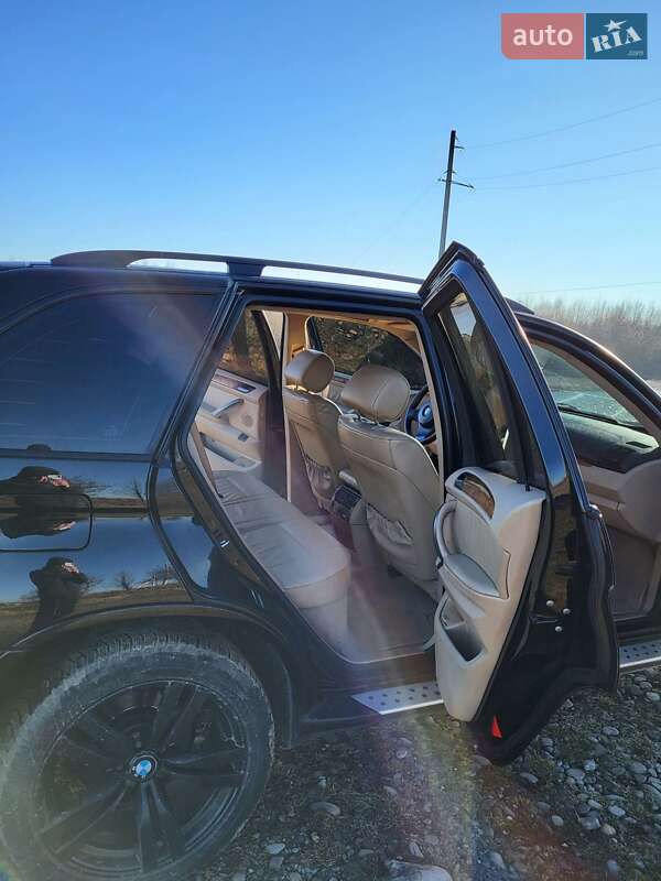 Внедорожник / Кроссовер BMW X5 2004 в Калуше