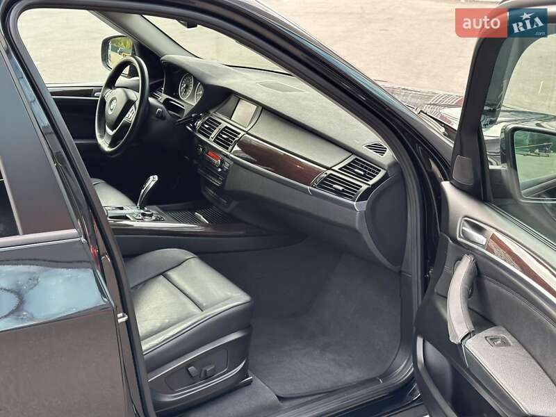 Внедорожник / Кроссовер BMW X5 2011 в Киеве