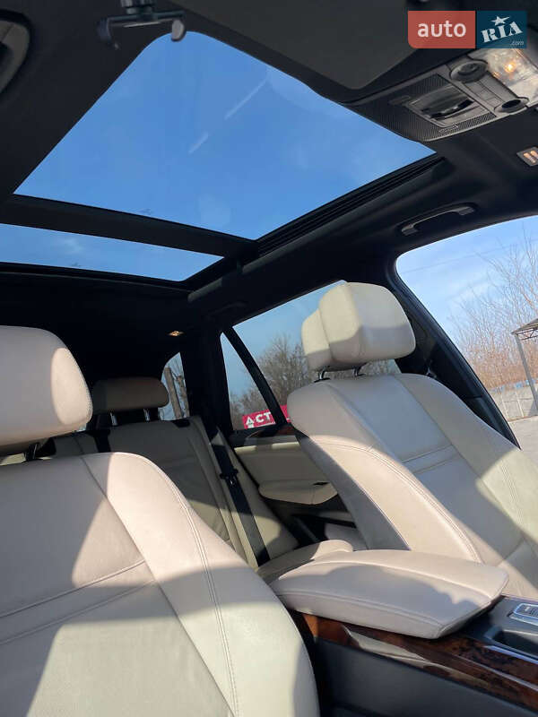 Внедорожник / Кроссовер BMW X5 2011 в Кицмани