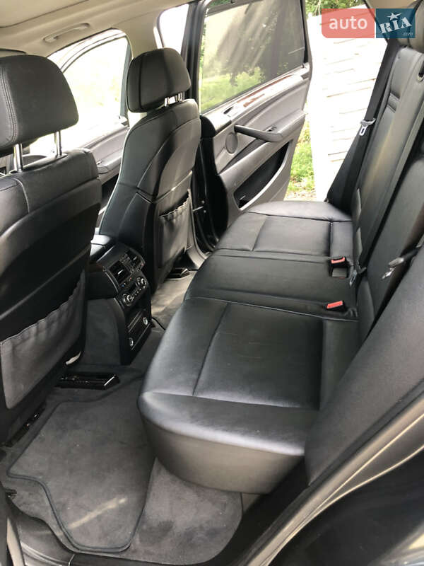 Внедорожник / Кроссовер BMW X5 2011 в Львове