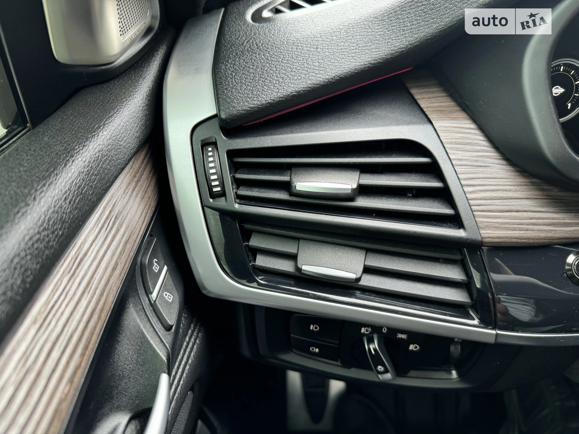 2015 BMW X5 - мініатюра 26