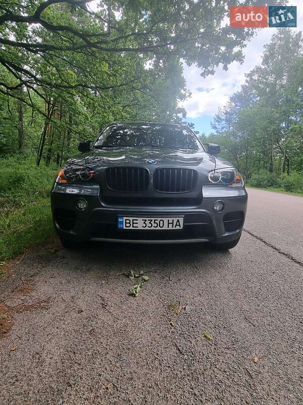 Позашляховик / Кросовер BMW X5 2011 в Краснограді