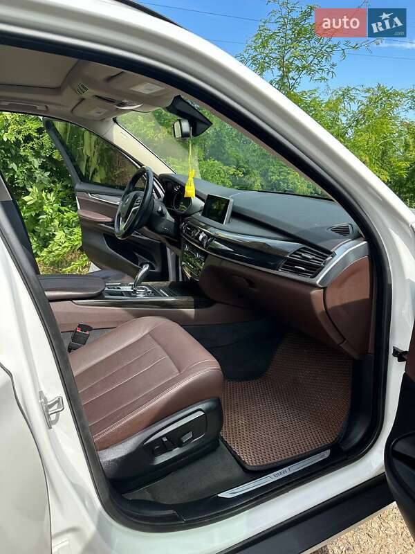 Позашляховик / Кросовер BMW X5 2015 в Теплодарі фото 32 Позашляховик / Кросовер BMW X5 2015 в Теплодарі