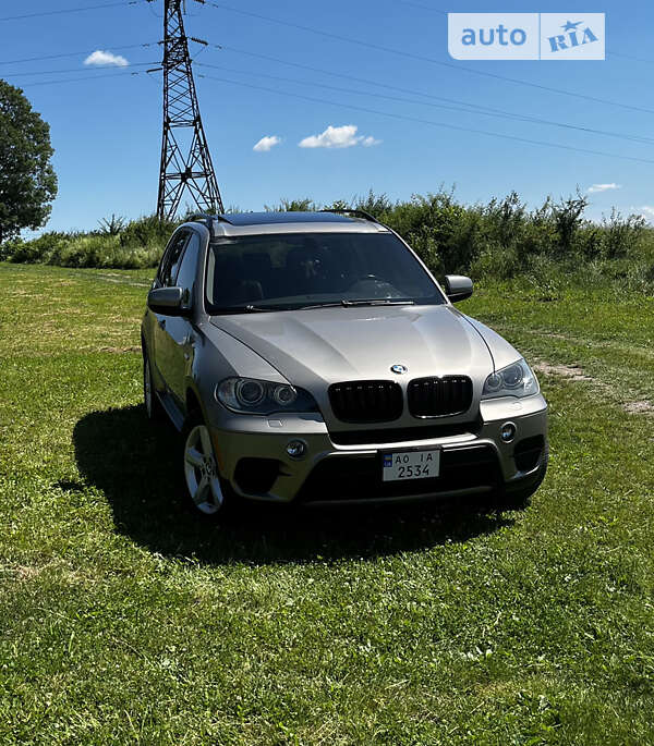 Позашляховик / Кросовер BMW X5 2010 в Ужгороді