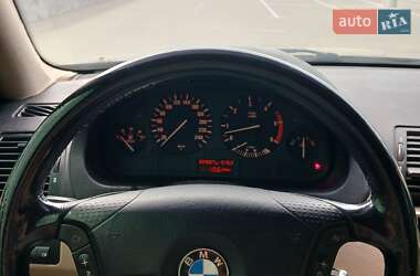 Позашляховик / Кросовер BMW X5 2004 в 