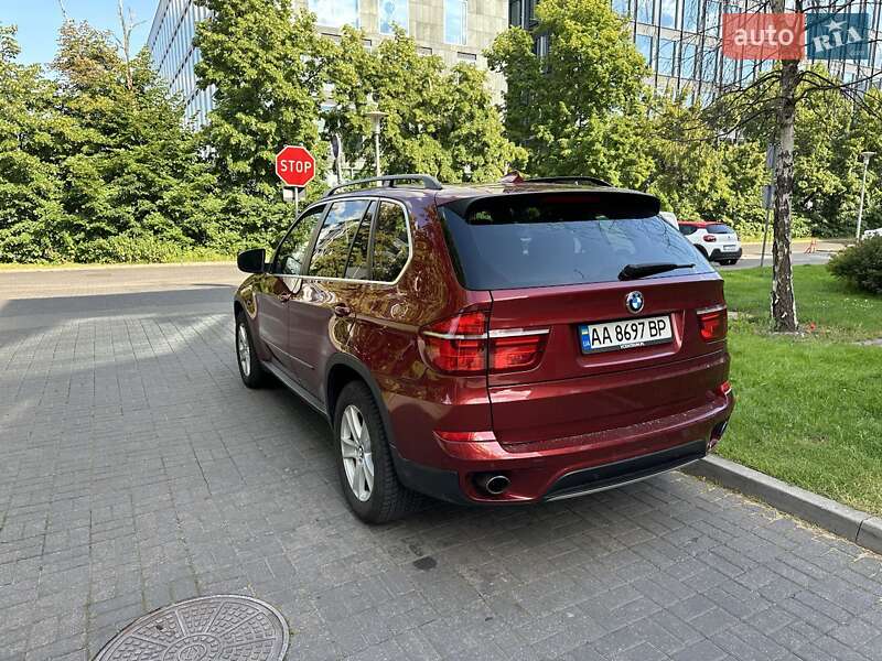 Позашляховик / Кросовер BMW X5 2013 в Києві