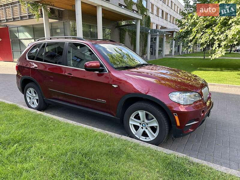 Позашляховик / Кросовер BMW X5 2013 в Києві