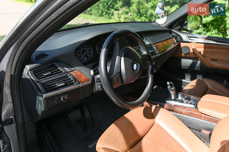 Позашляховик / Кросовер BMW X5 2009 в Рівному