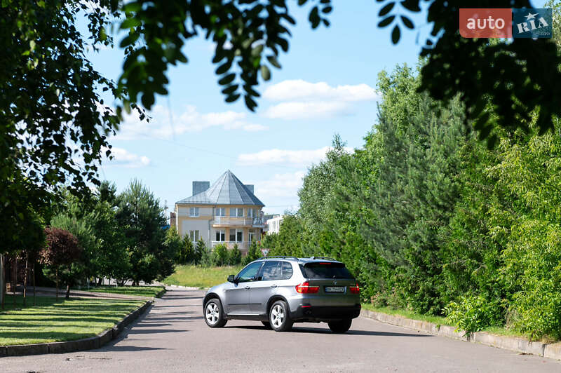 Позашляховик / Кросовер BMW X5 2009 в Рівному