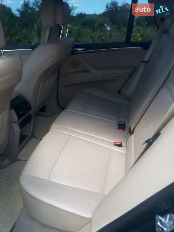 BMW X5 2011