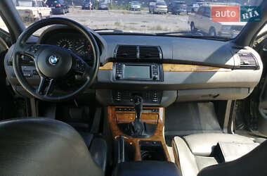 Внедорожник / Кроссовер BMW X5 2003 в 