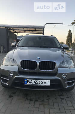 Внедорожник / Кроссовер BMW X5 2012 в Устиновке