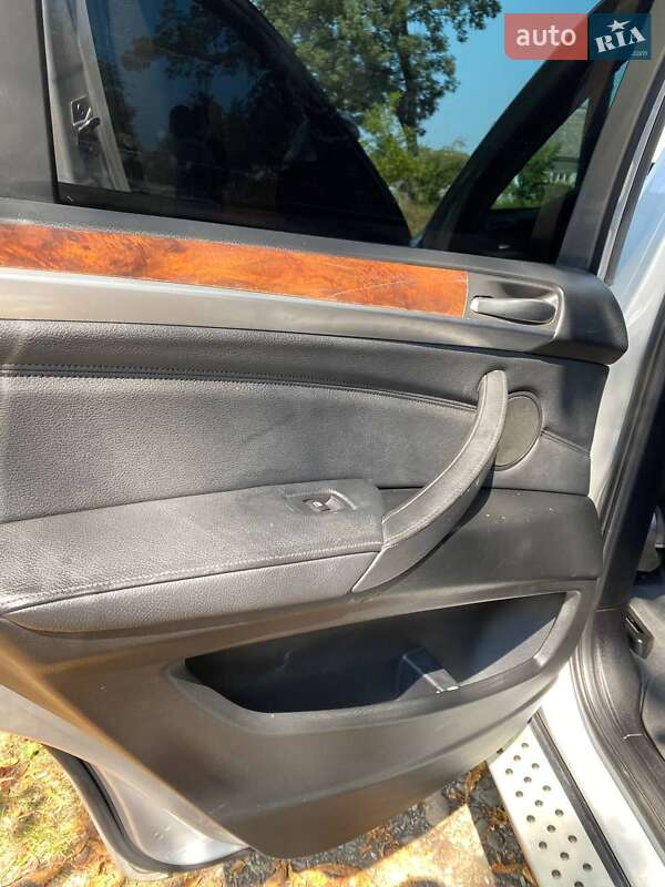 Внедорожник / Кроссовер BMW X5 2012 в Калуше