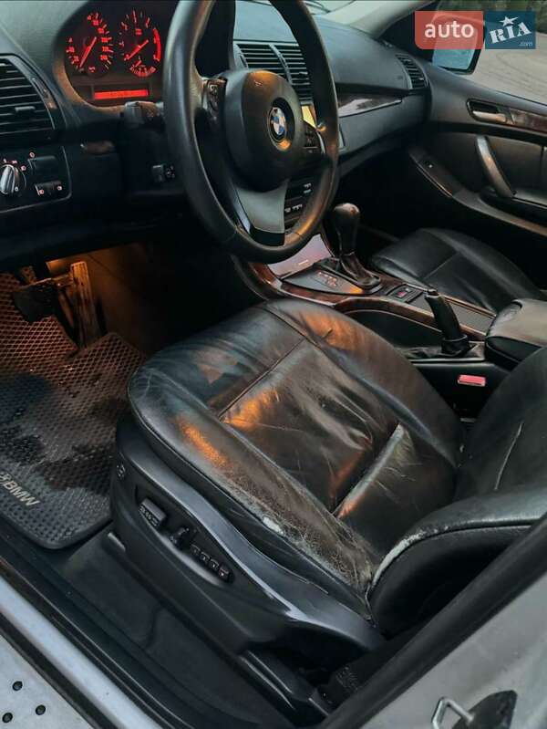 Внедорожник / Кроссовер BMW X5 2005 в Кицмани