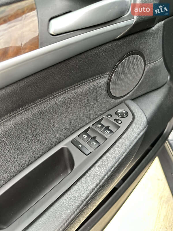 Внедорожник / Кроссовер BMW X5 2011 в Одессе