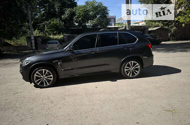 Внедорожник / Кроссовер BMW X5 2015 в Каменском