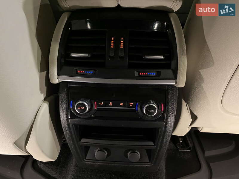 Внедорожник / Кроссовер BMW X5 2016 в Покрове