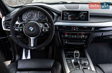 Позашляховик / Кросовер BMW X5 2017 в 