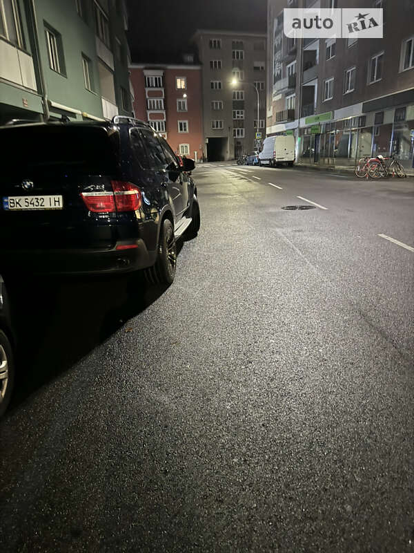 Позашляховик / Кросовер BMW X5 2009 в Рівному