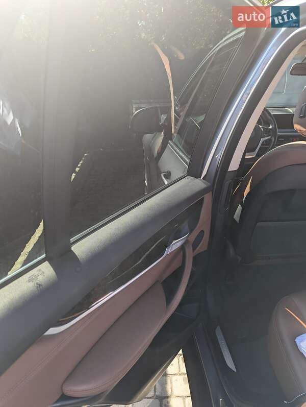 Позашляховик / Кросовер BMW X5 2015 в Івано-Франківську
