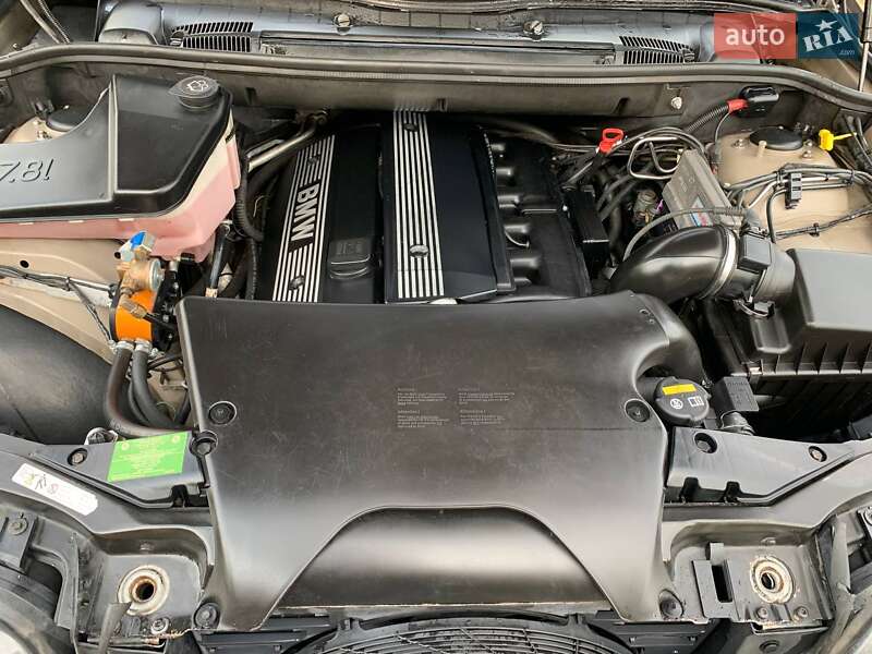 Внедорожник / Кроссовер BMW X5 2004 в Галиче
