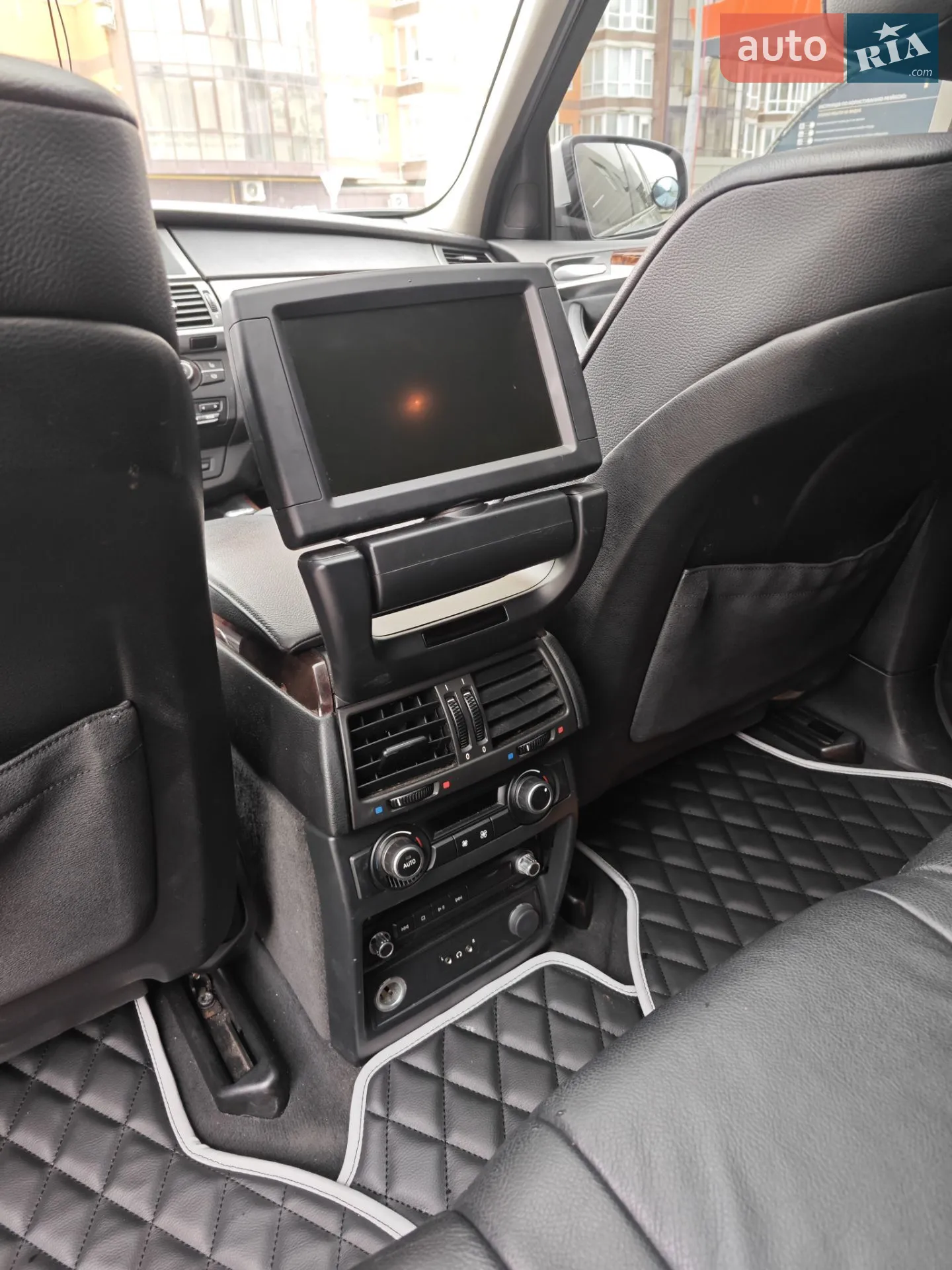 2010 BMW X5 - мініатюра 15