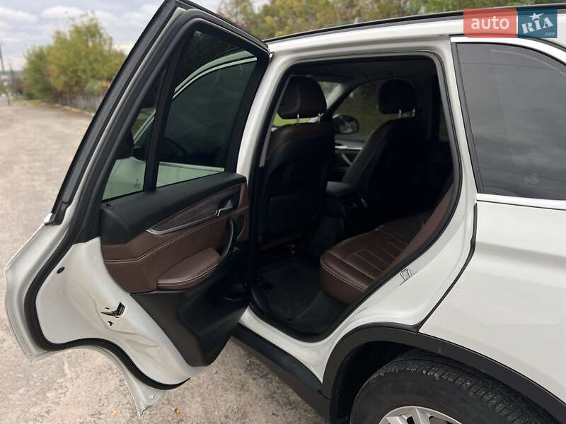 Внедорожник / Кроссовер BMW X5 2016 в Черкассах