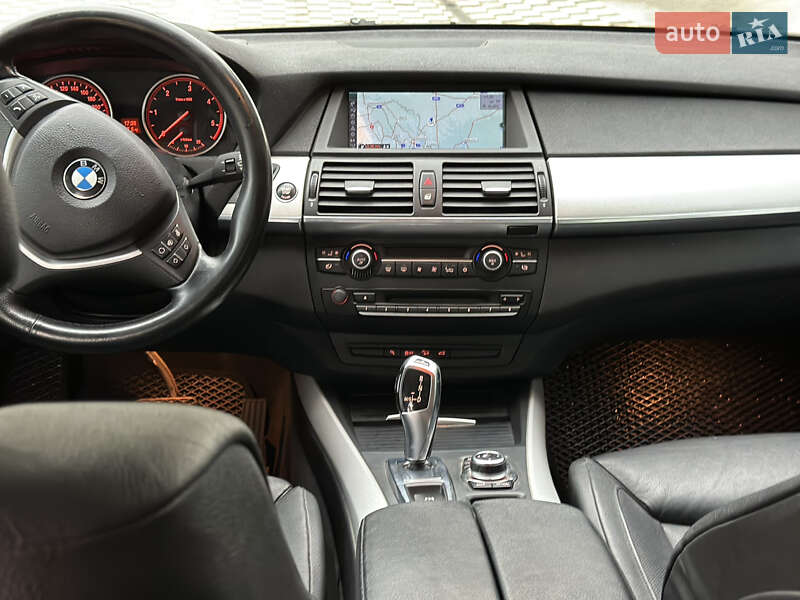 Внедорожник / Кроссовер BMW X5 2011 в 