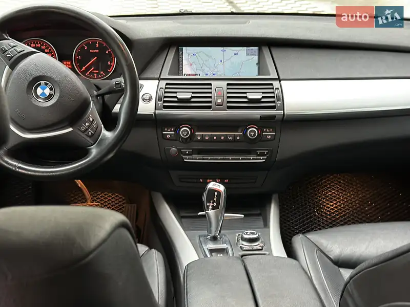 Внедорожник / Кроссовер BMW X5 2011 в 