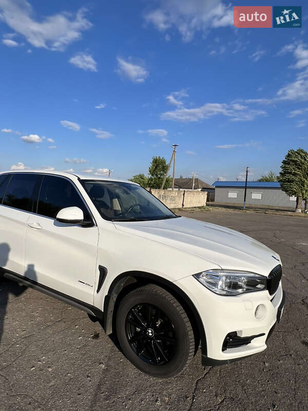 Внедорожник / Кроссовер BMW X5 2017 в Днепре