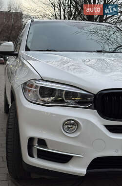 Позашляховик / Кросовер BMW X5 2015 в 
