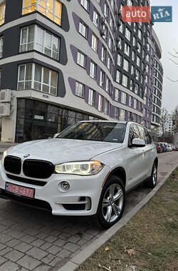 Позашляховик / Кросовер BMW X5 2015 в 