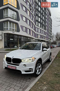 Позашляховик / Кросовер BMW X5 2015 в 
