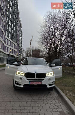 Позашляховик / Кросовер BMW X5 2015 в 