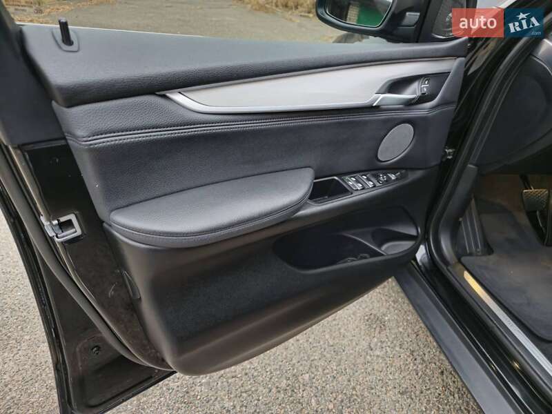 Внедорожник / Кроссовер BMW X5 2016 в Киеве