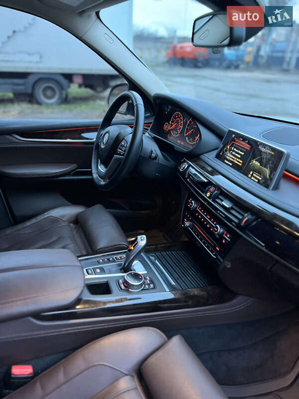 Позашляховик / Кросовер BMW X5 2014 в Києві