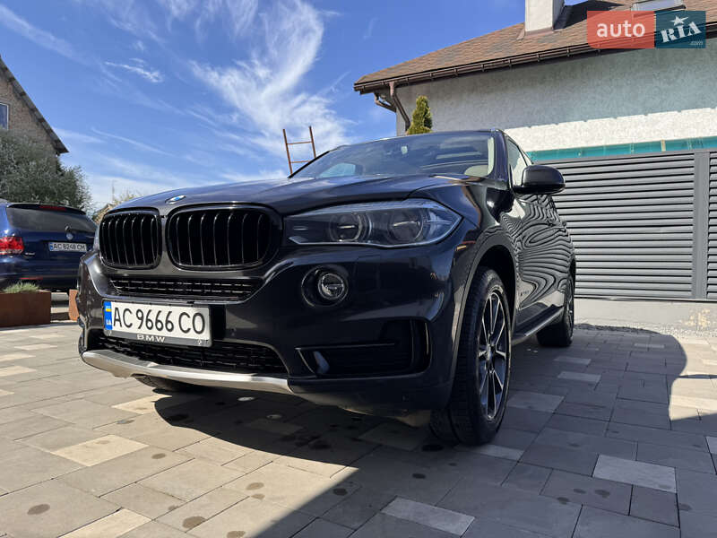 Позашляховик / Кросовер BMW X5 2015 в Луцьку